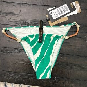 Vix Paula Hermanny Zalie Brazilian cut. NWT!